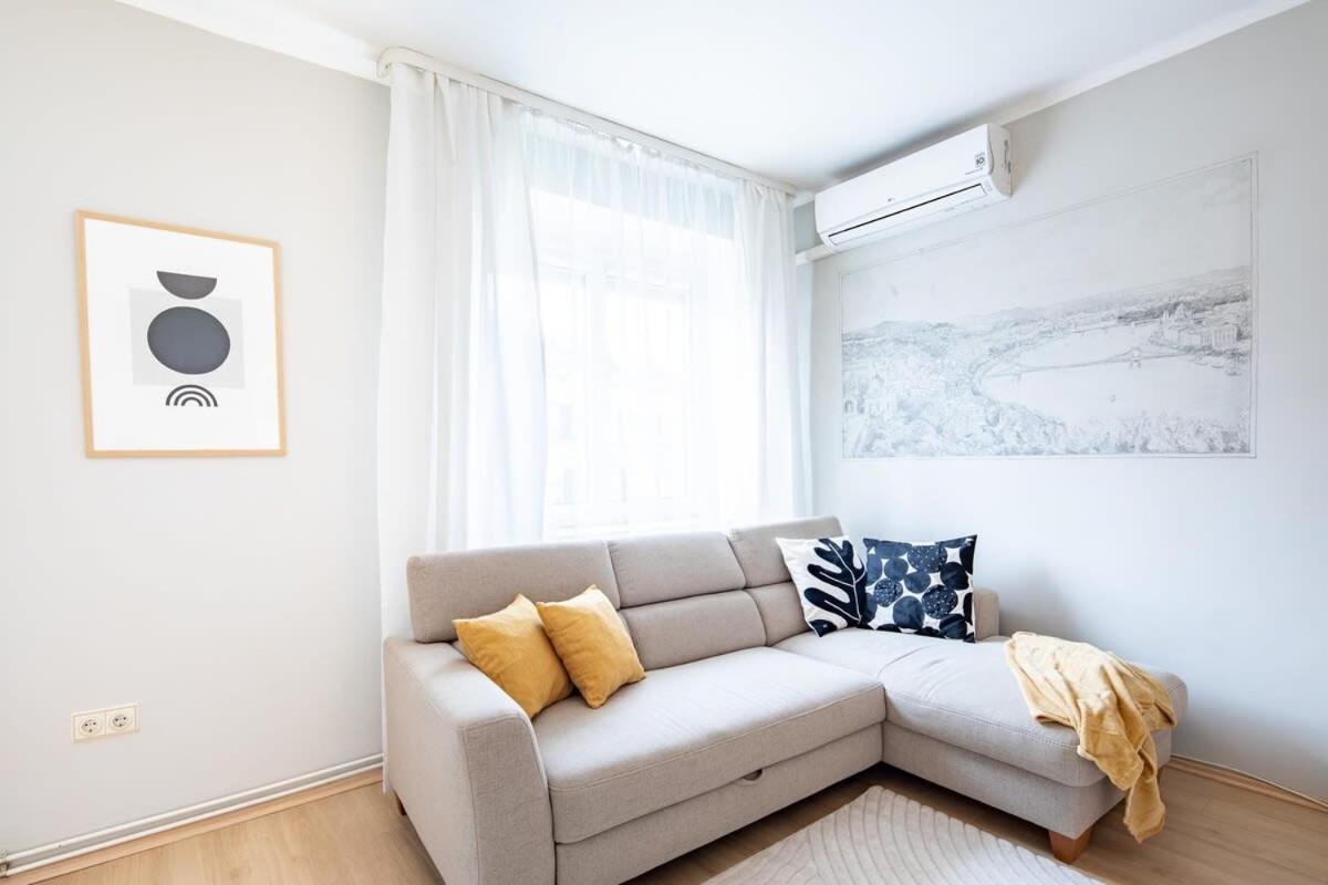 Central - Comfy - Sunny บูดาเปสต์ ภายนอก รูปภาพ